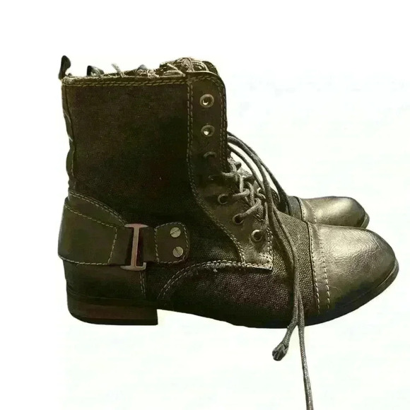 🟣Rue21 Ankle Tie Boot 6/7 - Picture 1 of 8